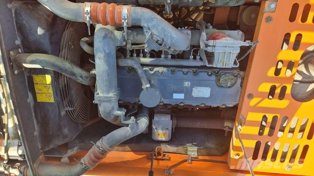Doosan DX 225 Raupenbagger
