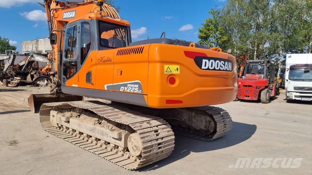 Doosan DX 225 Raupenbagger