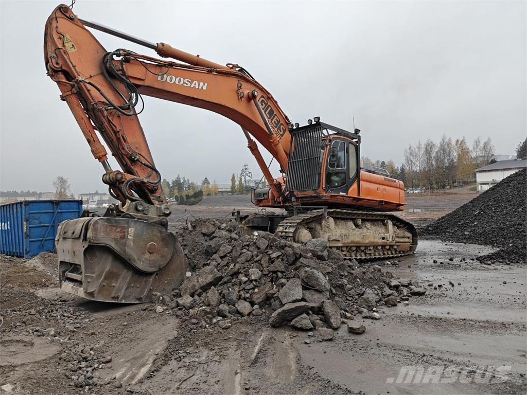 Doosan DX520LC Raupenbagger