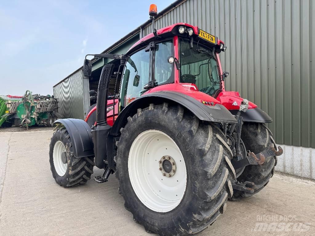 Valtra T194 Versu Traktoren