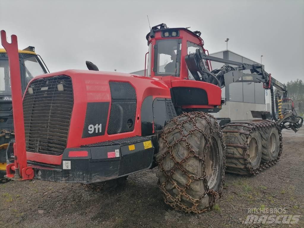 Komatsu 911 Harvester