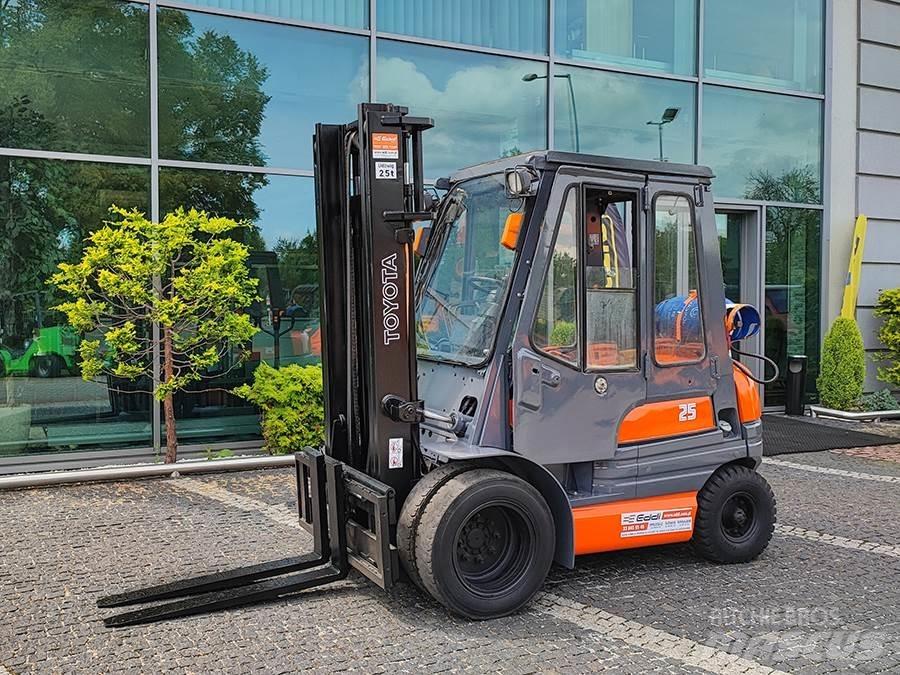Toyota 6FG25 LPG heftrucks