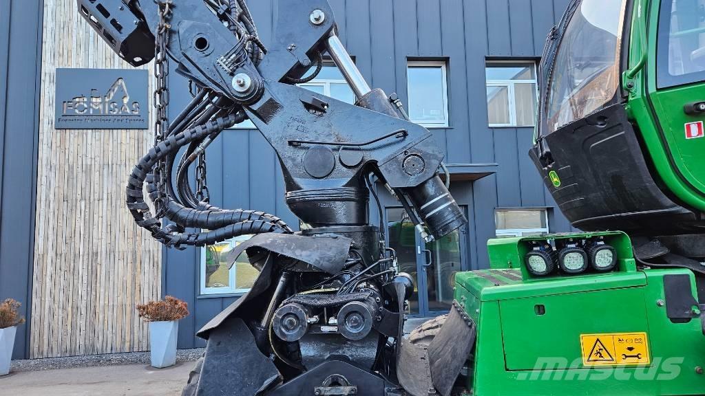 John Deere 1270 G Harvester