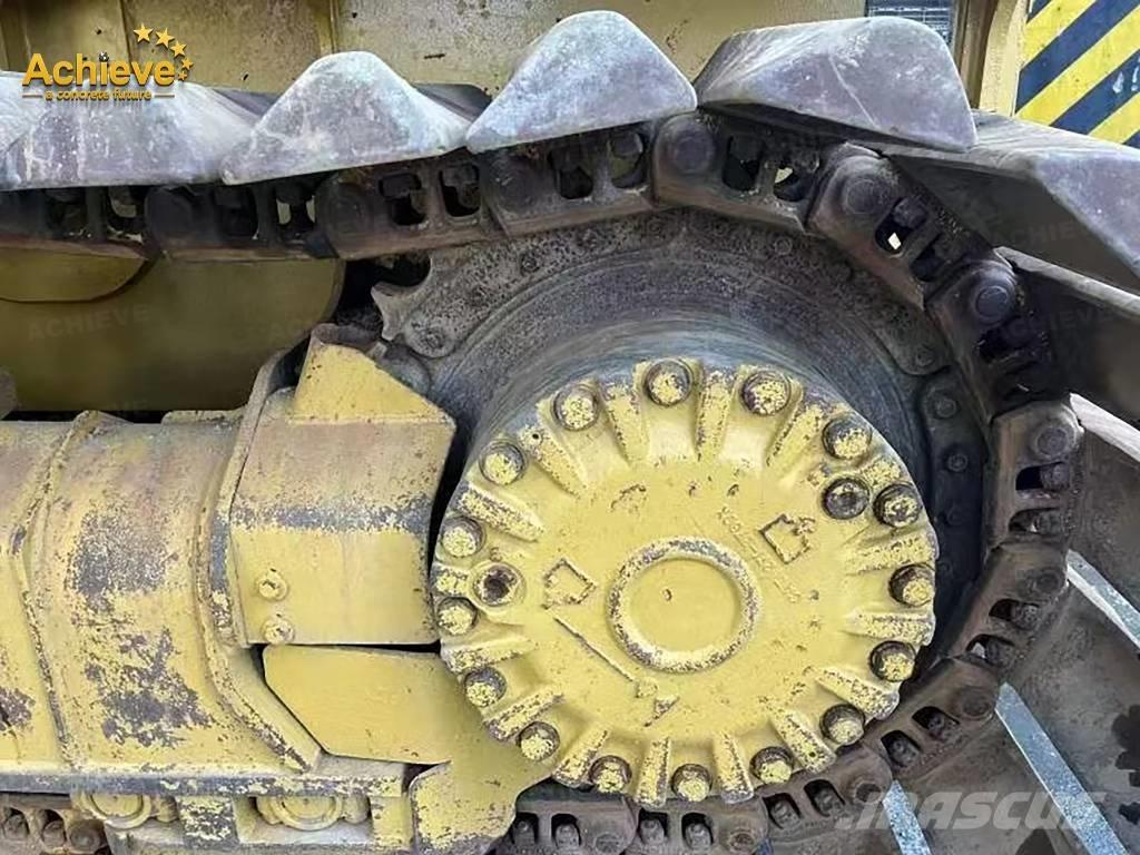 CAT D 3 Bulldozer