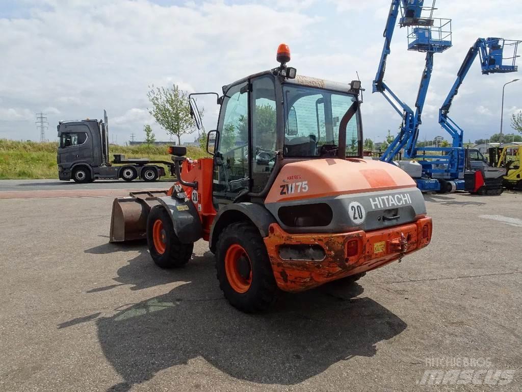 Hitachi ZW75 Sonstige Baumaschinen