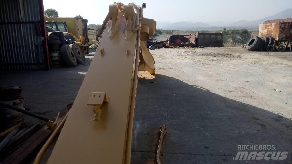 CAT 245 Ausleger