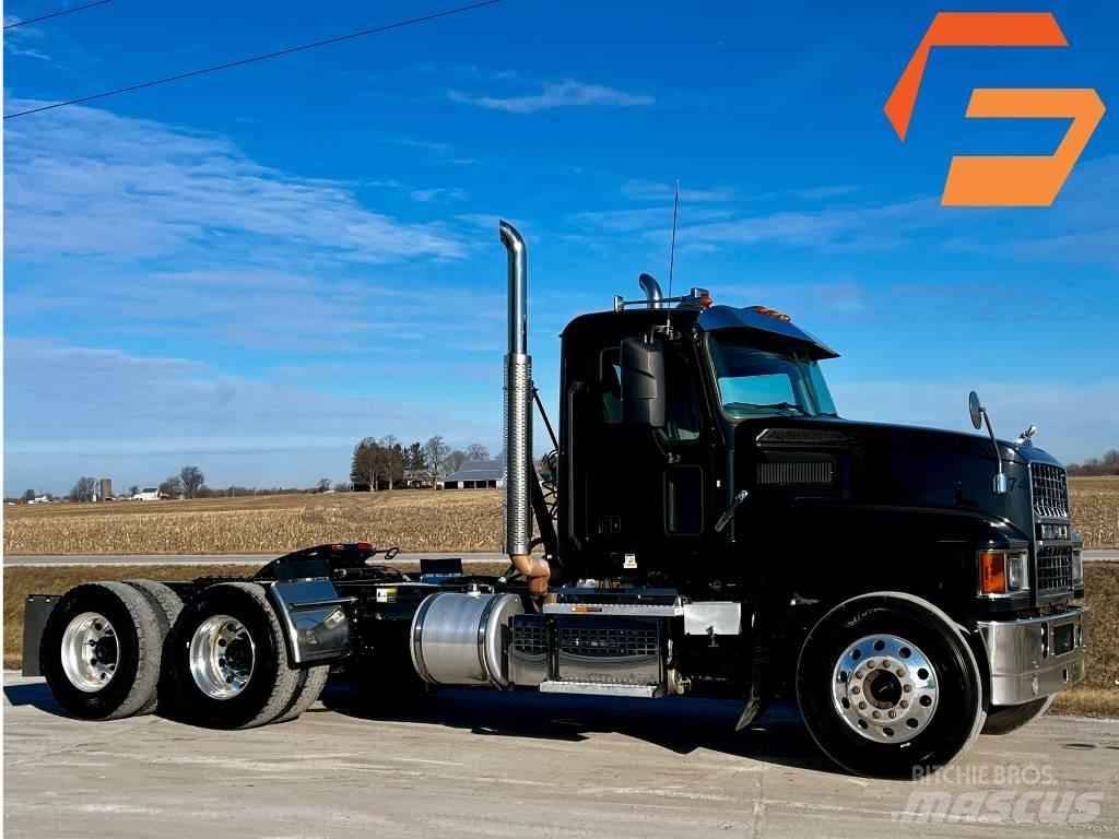 Mack Pinnacle Sattelzugmaschinen