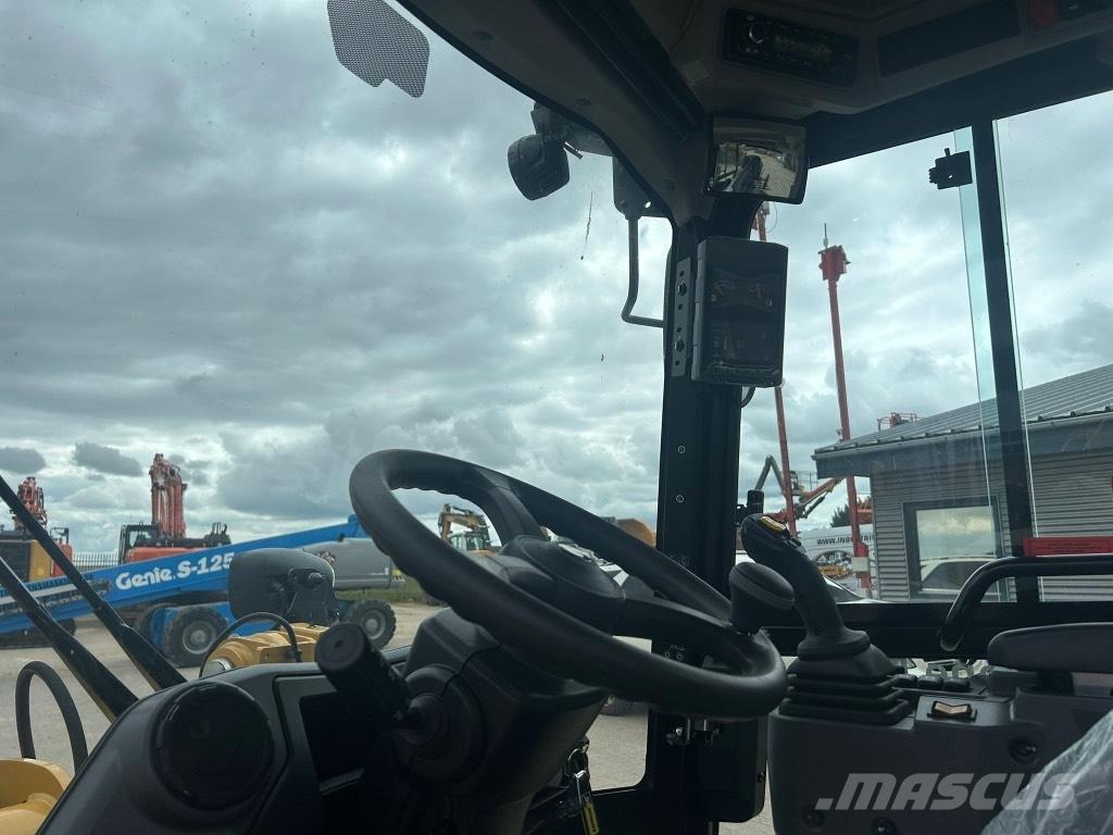 CAT 906 Radlader