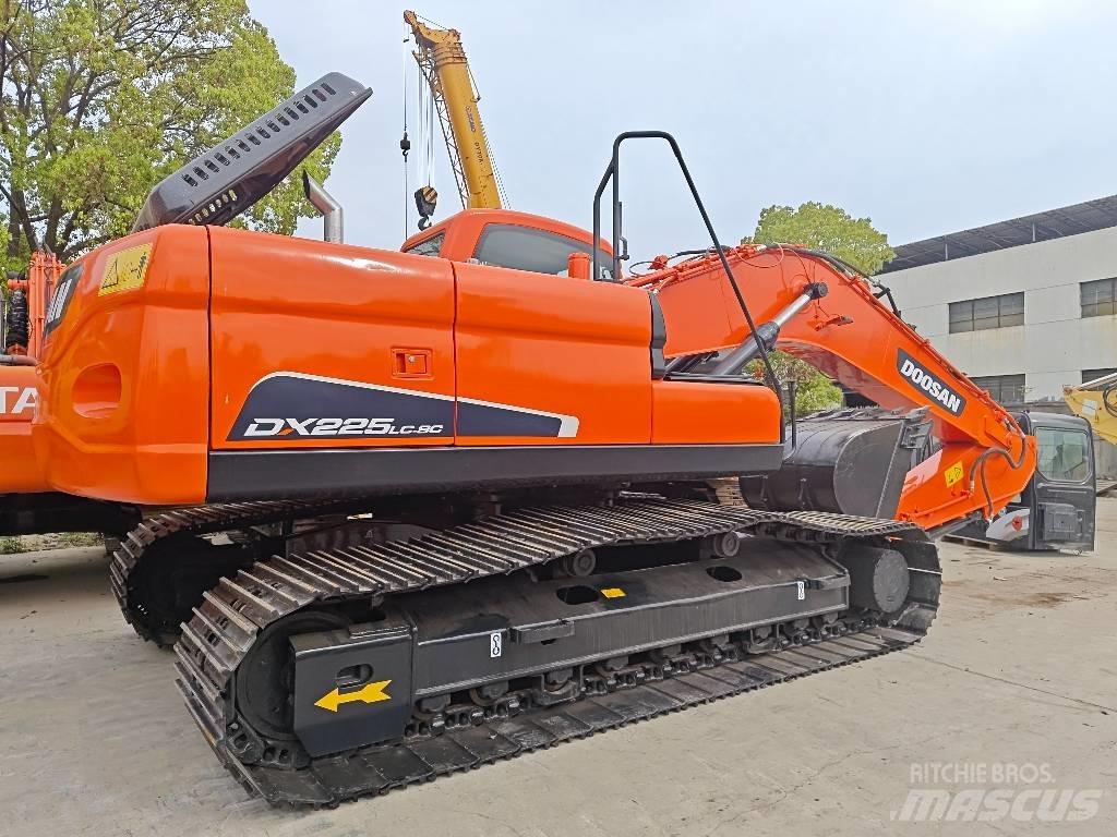 Doosan DX 225 LC-9 Raupenbagger