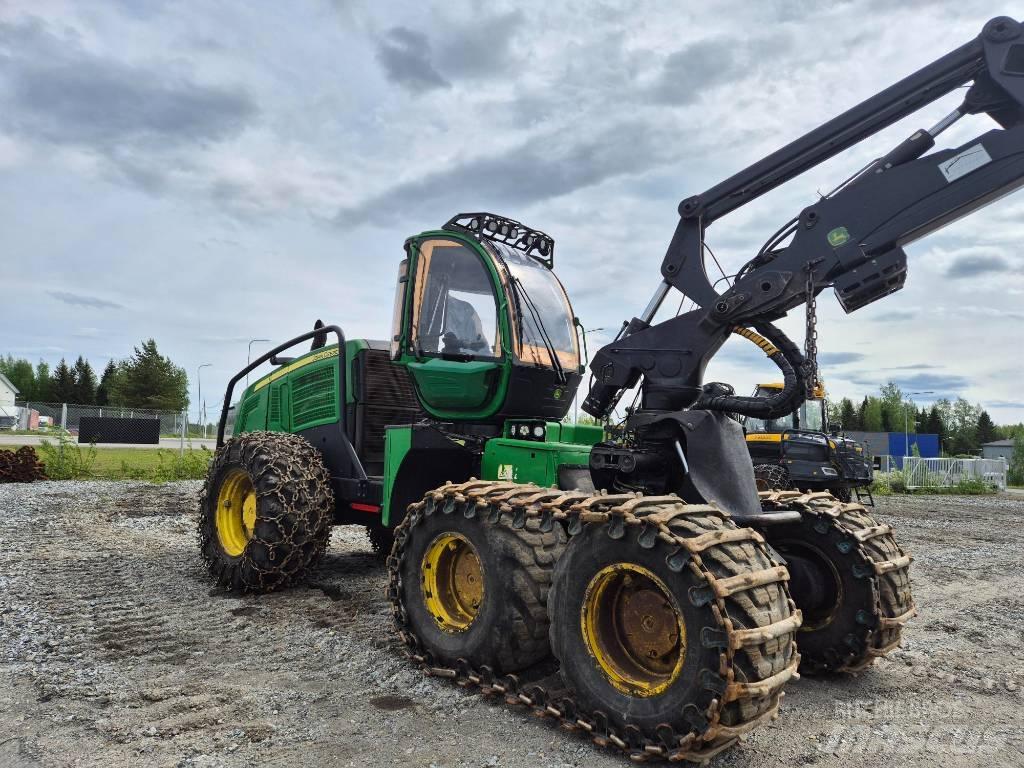 John Deere 1270E Harvester