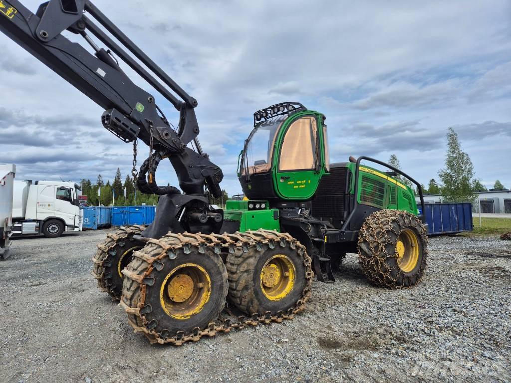 John Deere 1270E Harvester