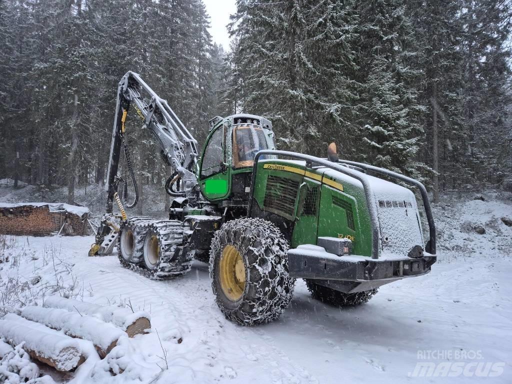 John Deere 1270E Harvester