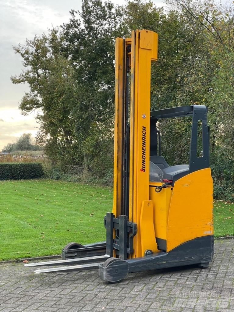 Jungheinrich ETV 114 Schubmaststapler