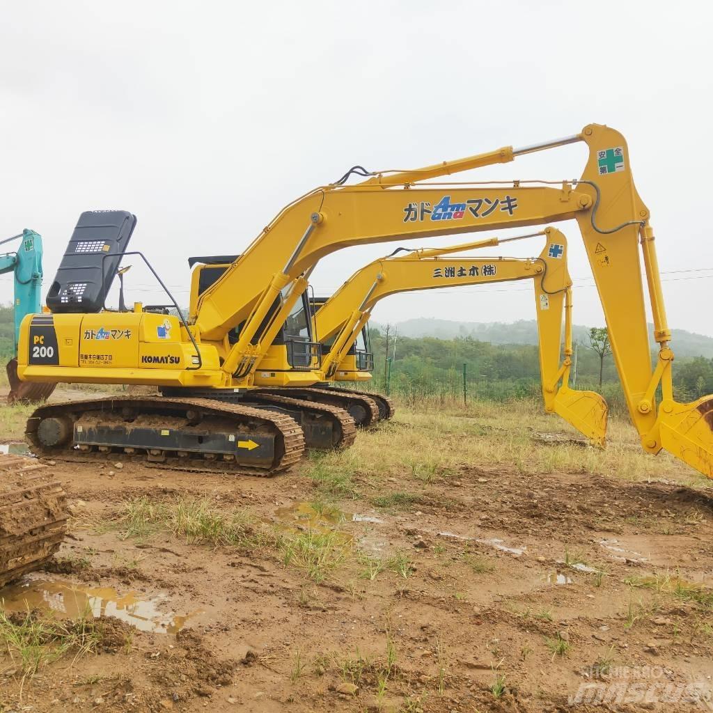 Komatsu PC200-8 Raupenbagger