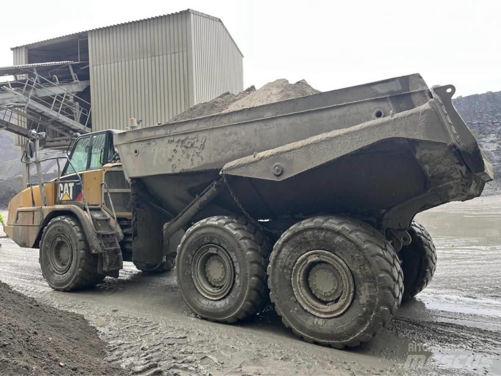 CAT 730 C Dumper - Knickgelenk