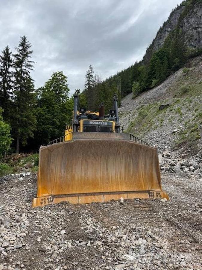 Komatsu D375A-8 Bulldozer