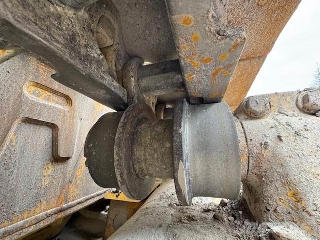 Komatsu D375A-8 Bulldozer