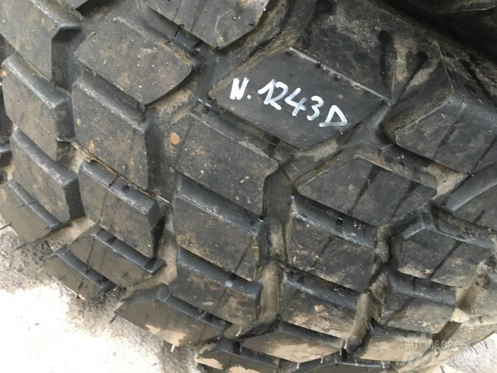  FOR TRAILER 24R23 Reifen