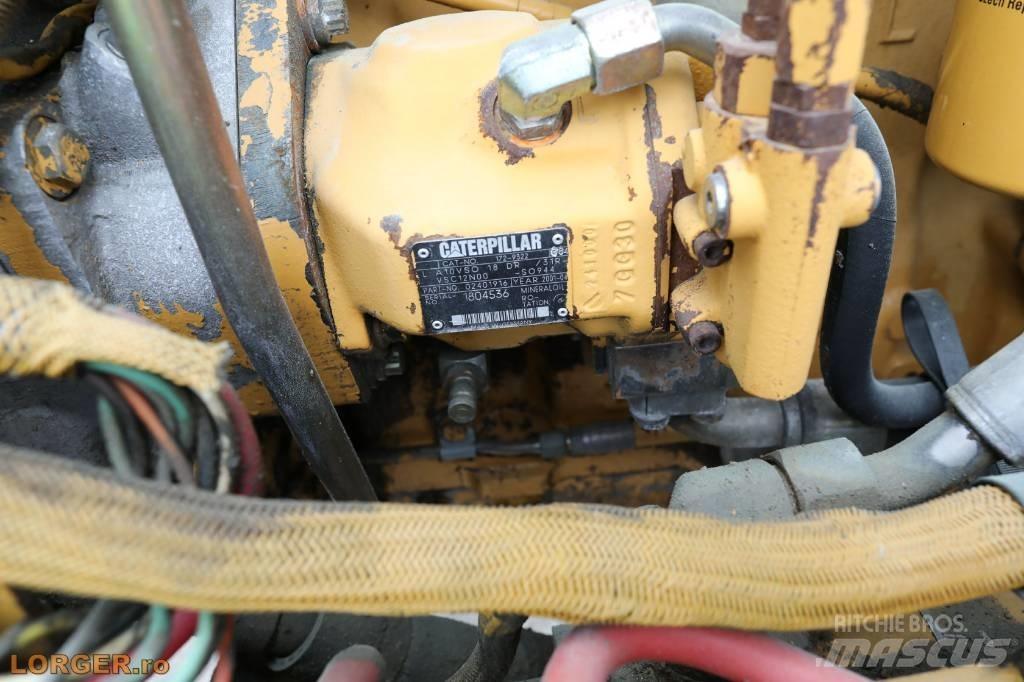 CAT 730 Dumper - Knickgelenk