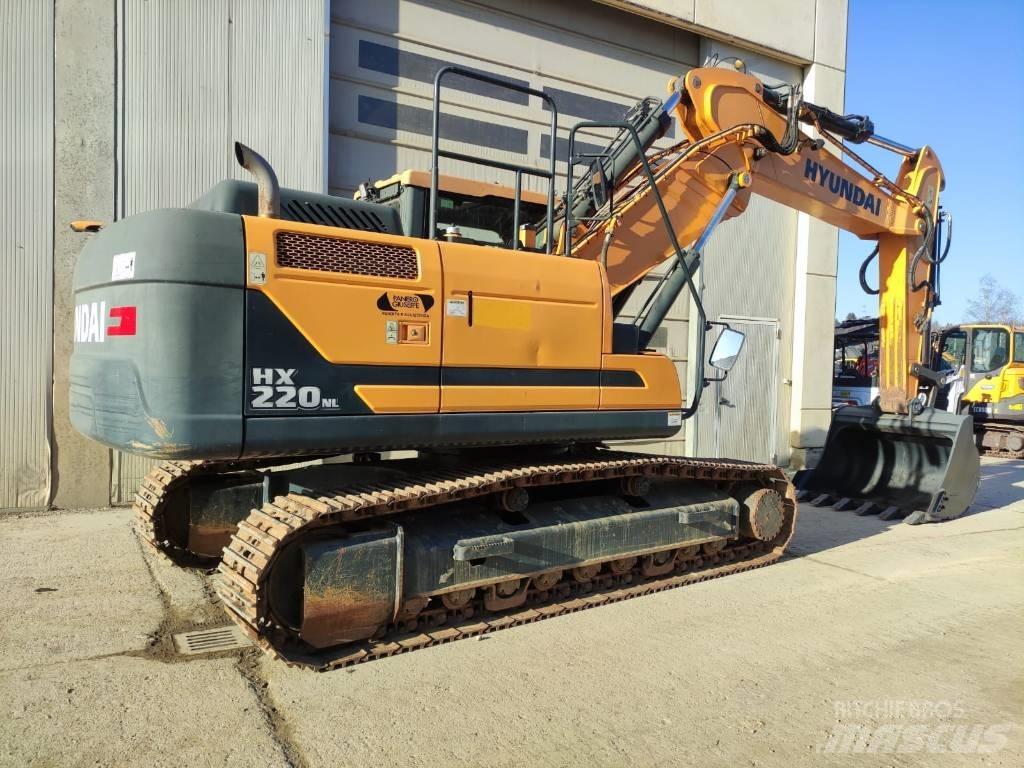 Hyundai HX220NL Raupenbagger