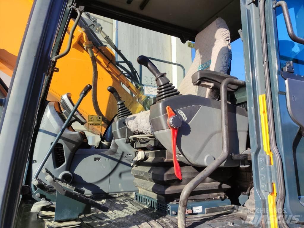 Hyundai HX220NL Raupenbagger
