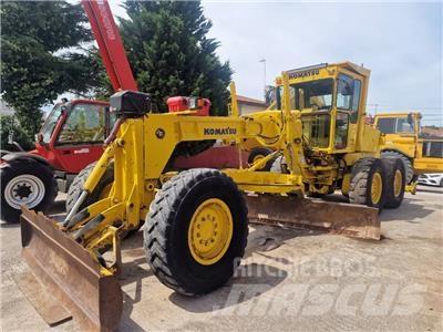 Komatsu GD 521 A-1 Grader