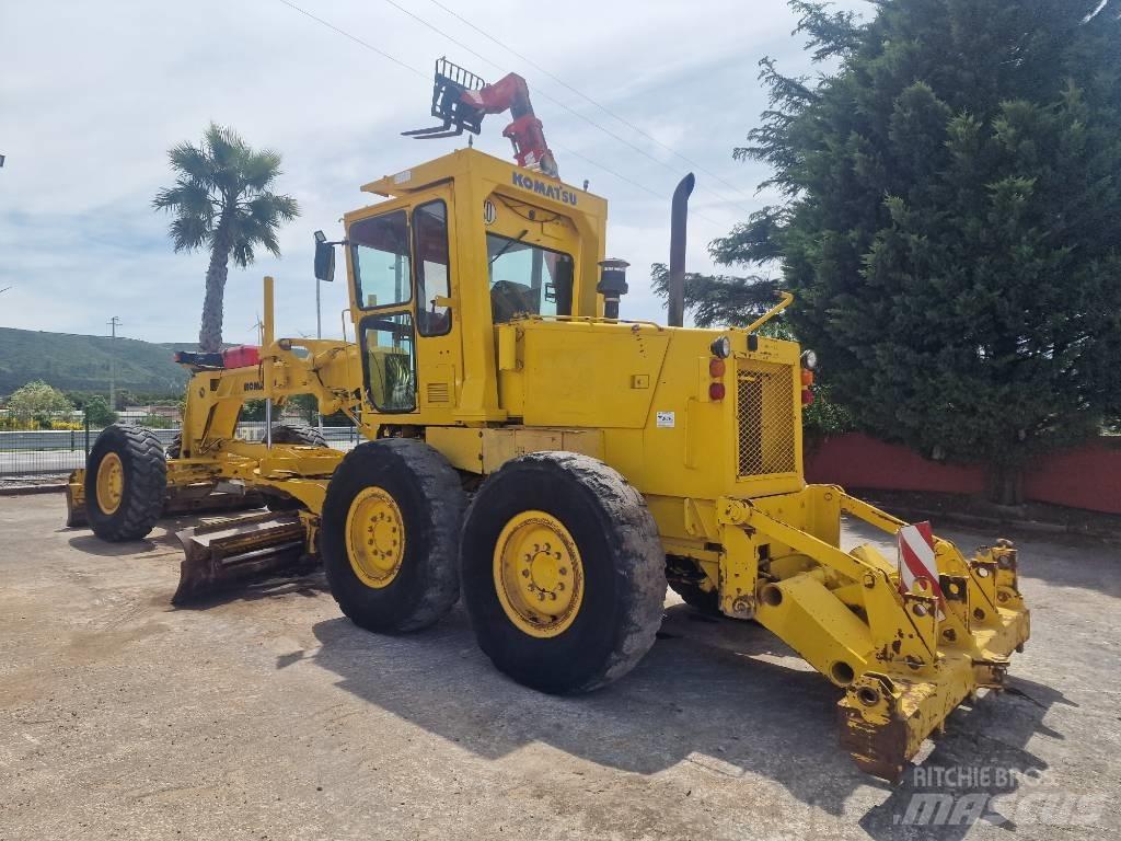 Komatsu GD 521 A-1 Grader