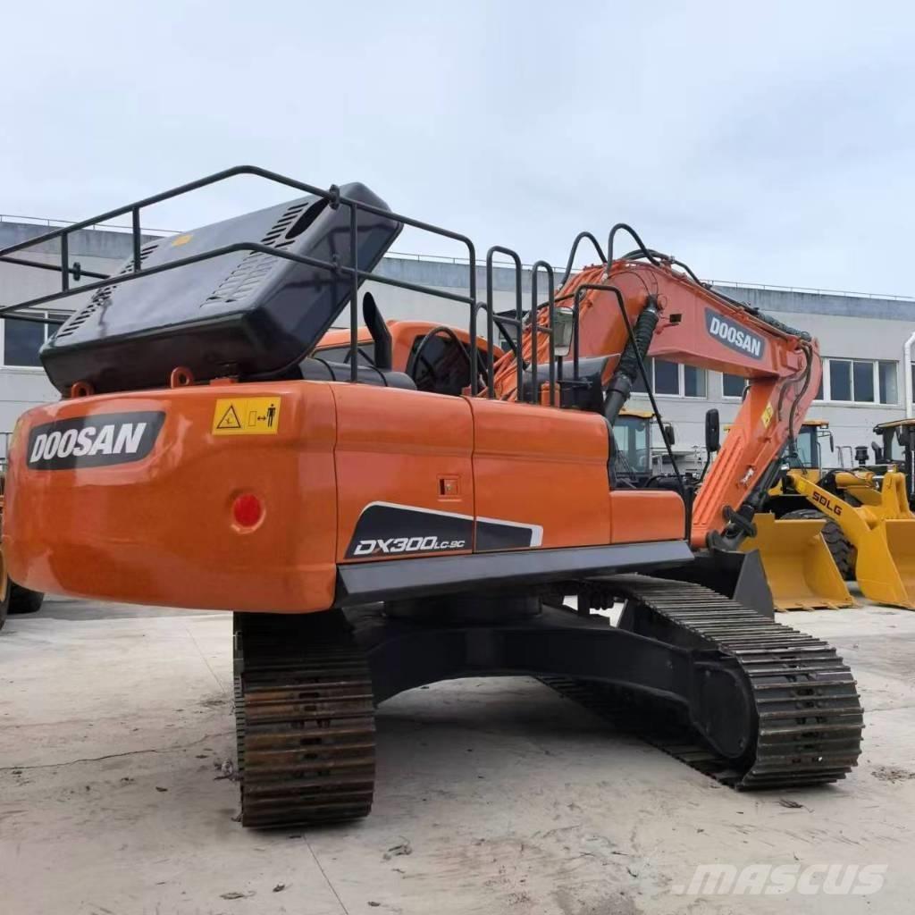 Doosan DX 300 Raupenbagger