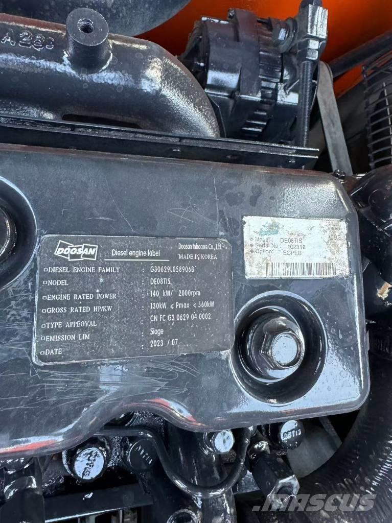 Doosan DX300 Raupenbagger