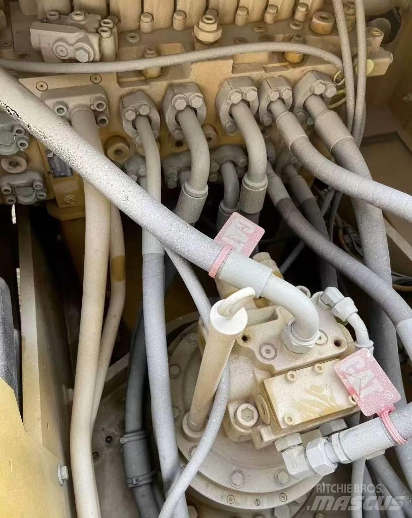 CAT 323 Raupenbagger