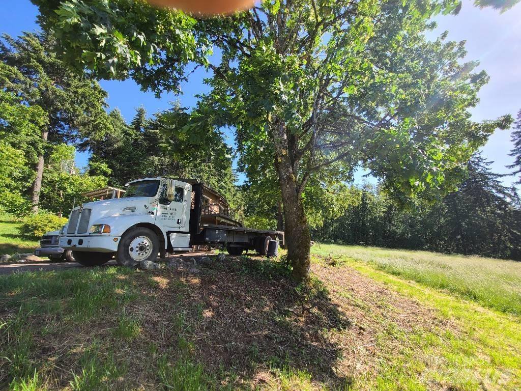 Kenworth T 300 Pritschenwagen/Pritschenwagen mit Seitenklappe