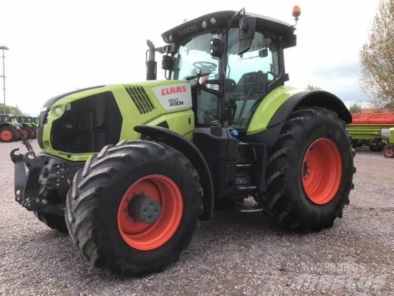 CLAAS AXION 850 Traktoren