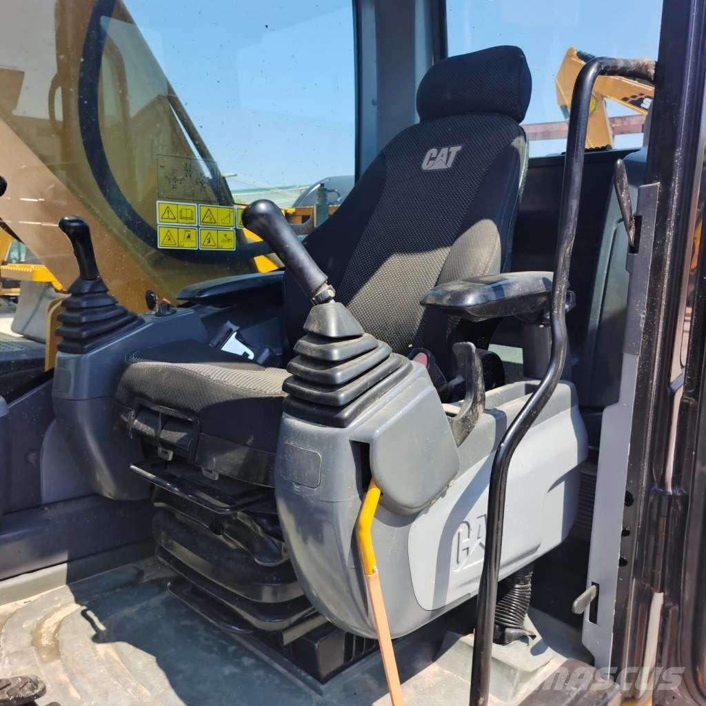 CAT 320 D2L Raupenbagger