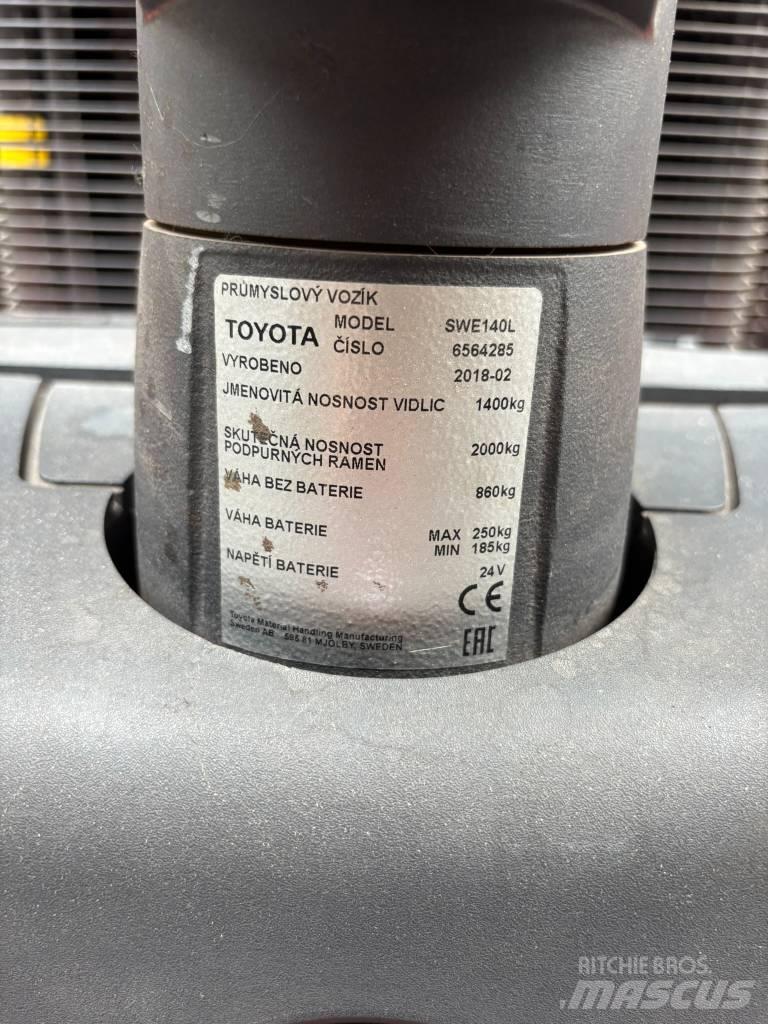 Toyota SWE140L Zelfrijdende stapelaars