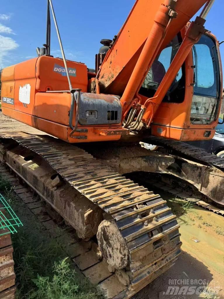 Doosan DX 260LC Raupenbagger