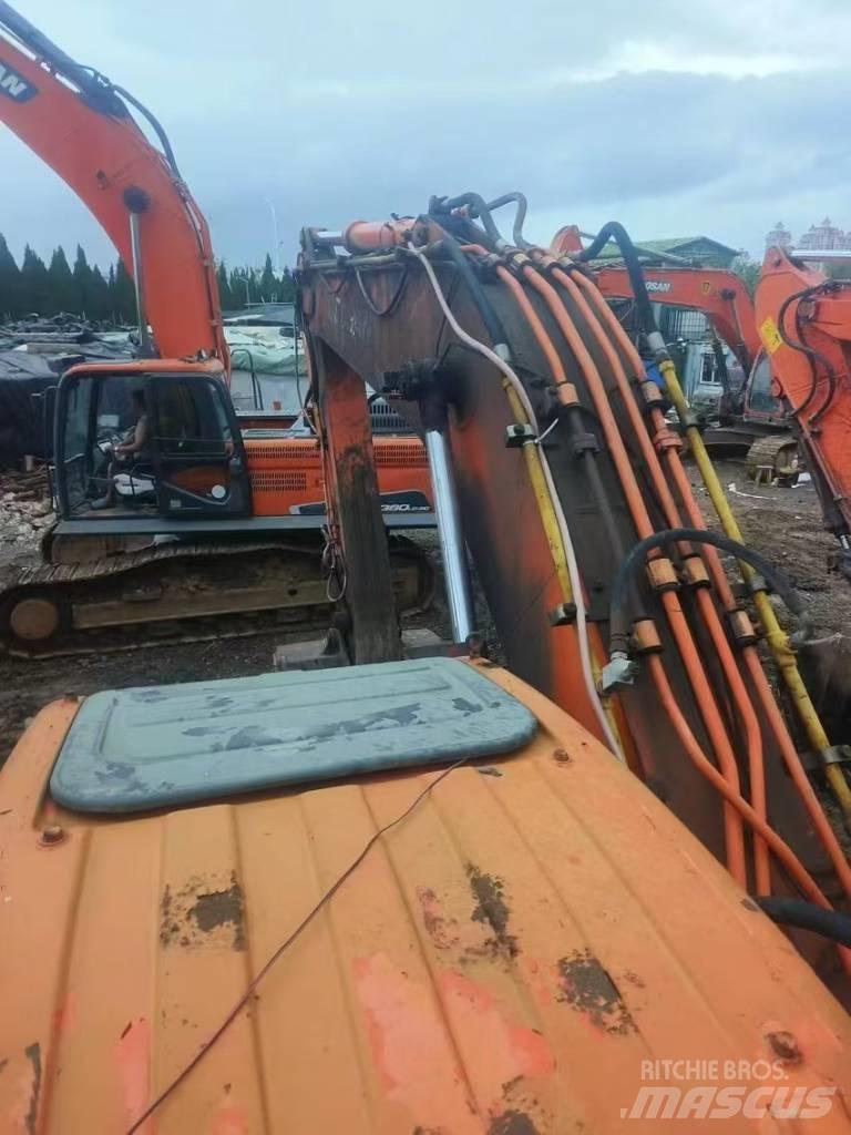 Doosan DX 260LC Raupenbagger