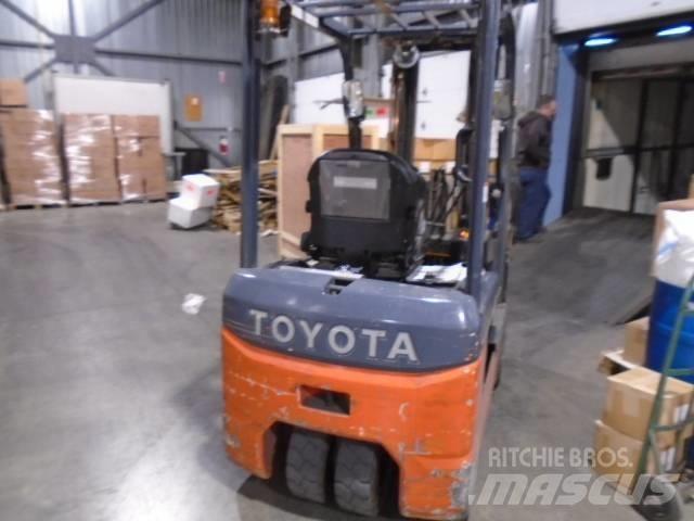 Toyota 8FBE20U Zelfrijdende stapelaars