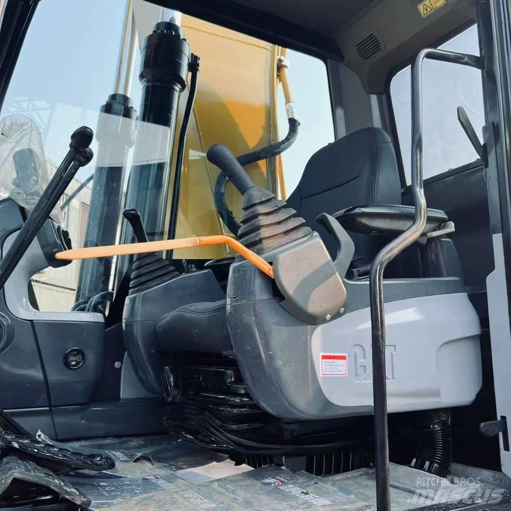CAT 320 D2 L Raupenbagger
