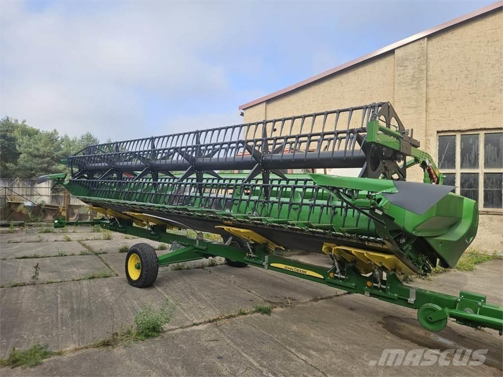 John Deere T 660i Mähdrescher