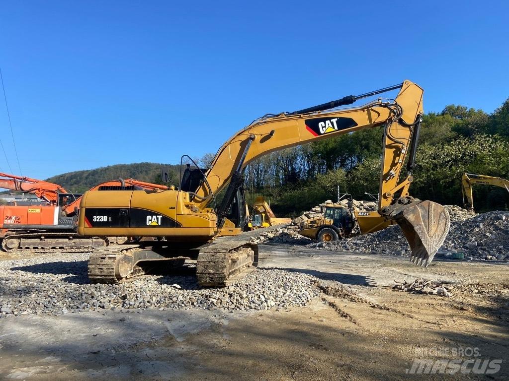 CAT 323 D Raupenbagger