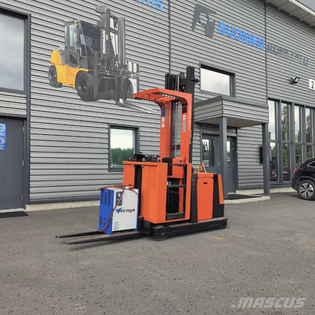 BT OME 100M Hochhub-Kommissionierer