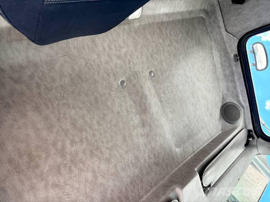 Kenworth T 300 Sattelzugmaschinen