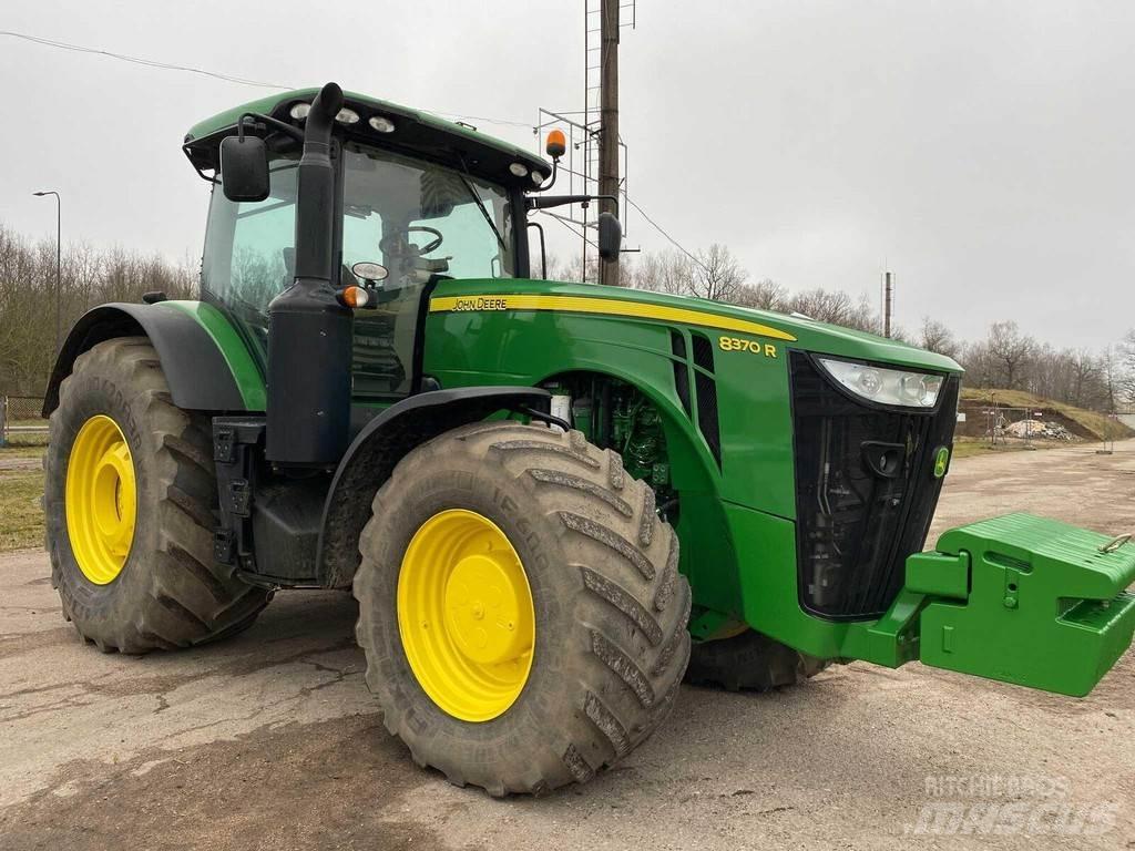 John Deere 8370R Traktoren