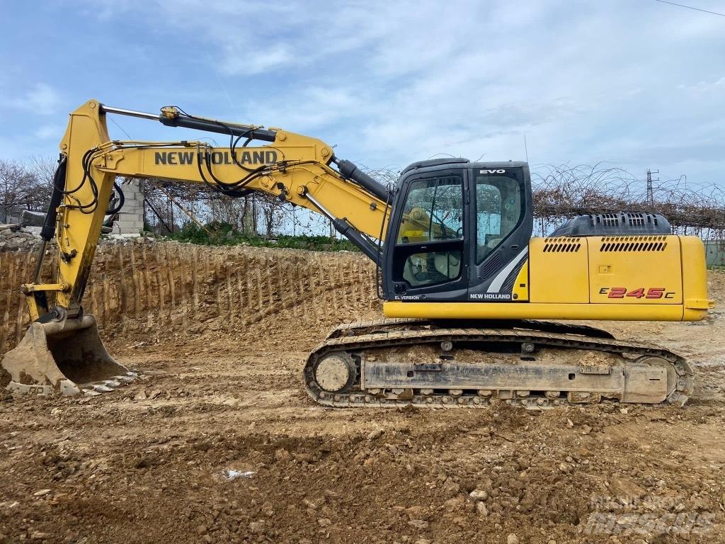 New Holland E245 Raupenbagger