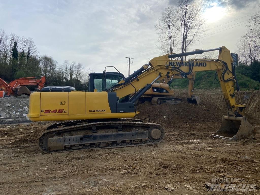 New Holland E245 Raupenbagger