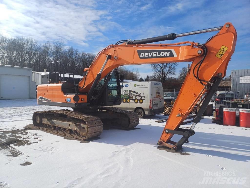 Develon DX 210 LC-7 Raupenbagger