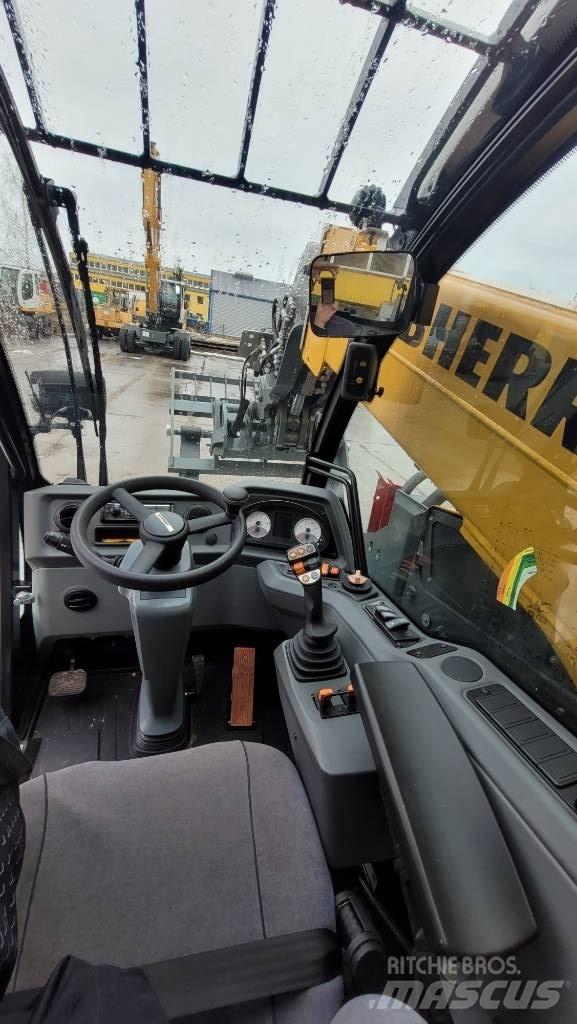 Liebherr T46-7s Teleskoplader