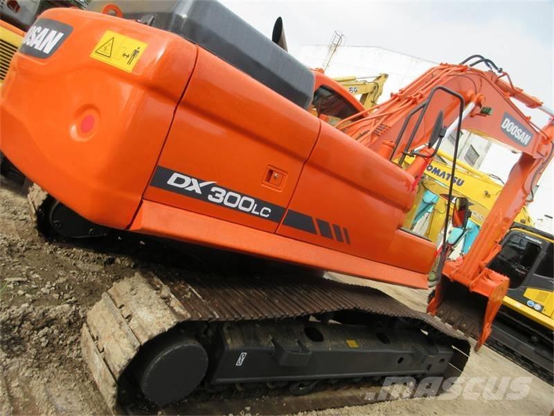 Doosan DX 300 Raupenbagger
