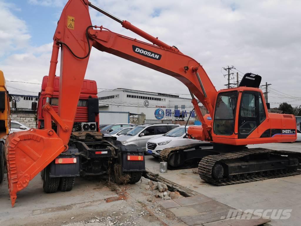 Doosan DH225LC-7 Raupenbagger