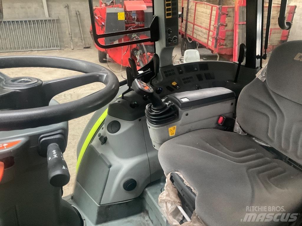CLAAS Arion 440 CIS Traktoren